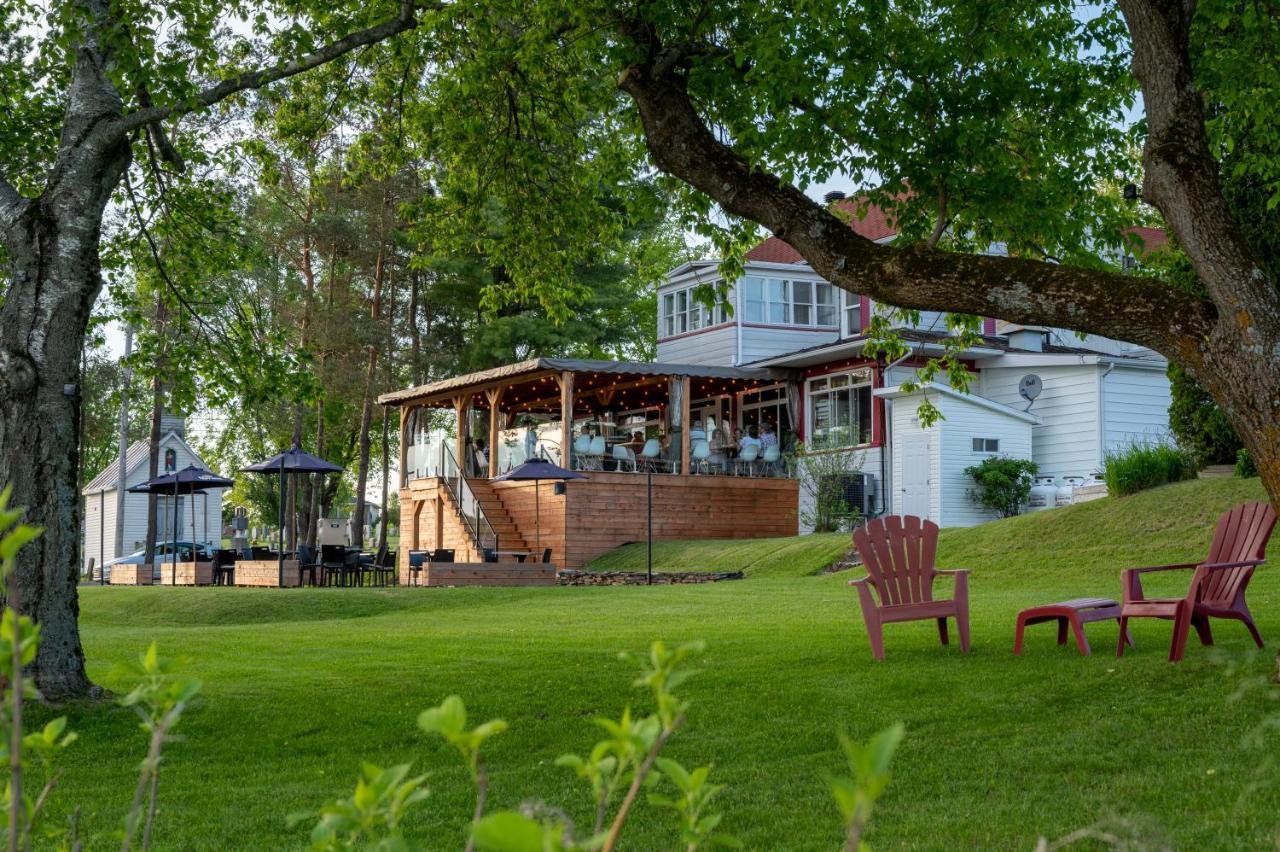 Auberge L'Intermede Du Lac Disraeli ภายนอก รูปภาพ