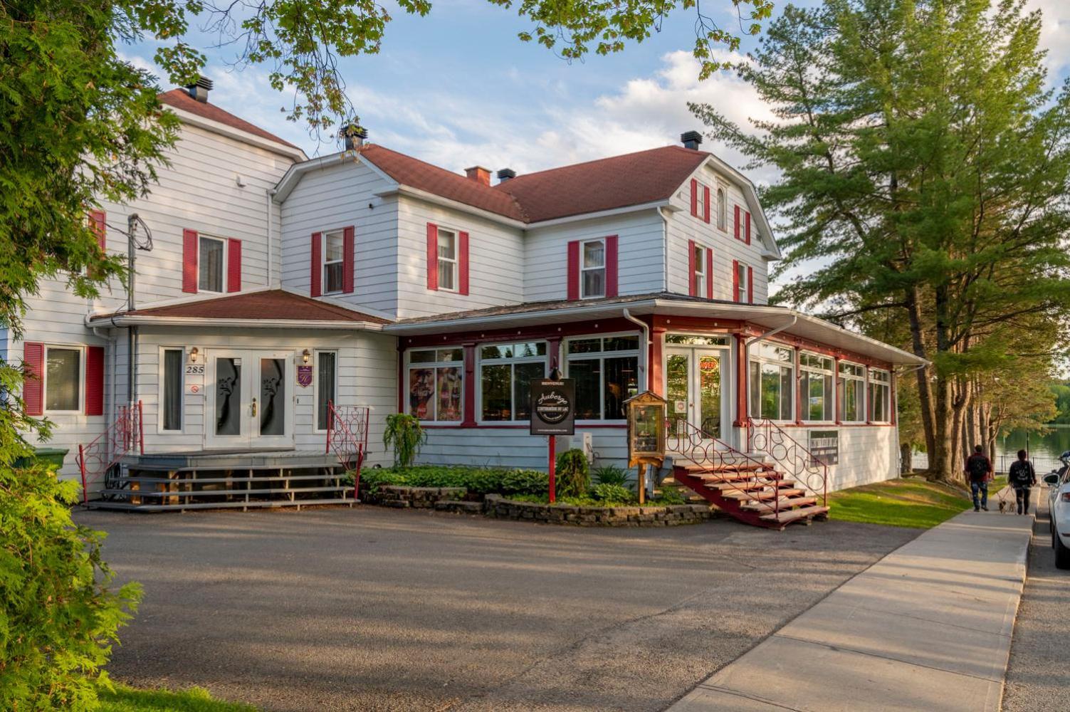 Auberge L'Intermede Du Lac Disraeli ภายนอก รูปภาพ
