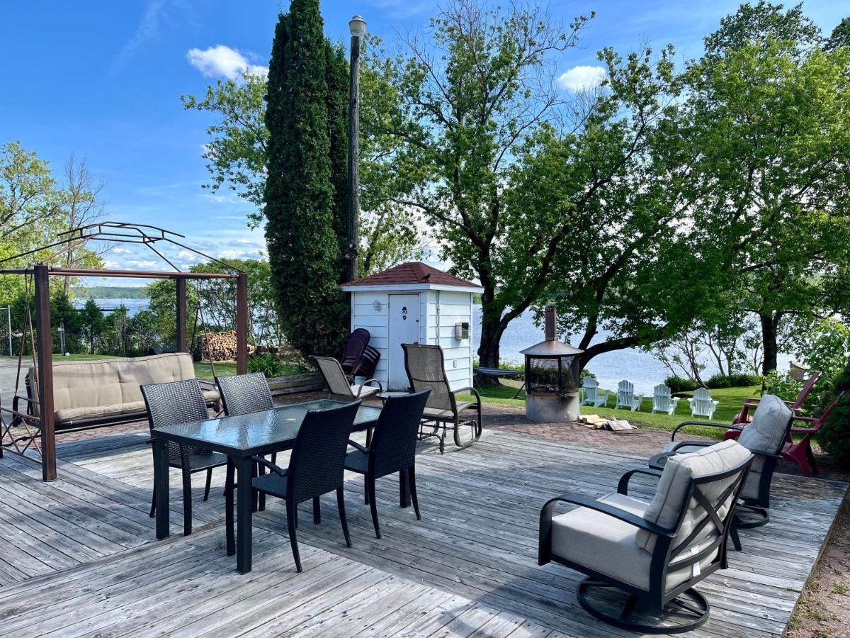 Auberge L'Intermede Du Lac Disraeli ภายนอก รูปภาพ