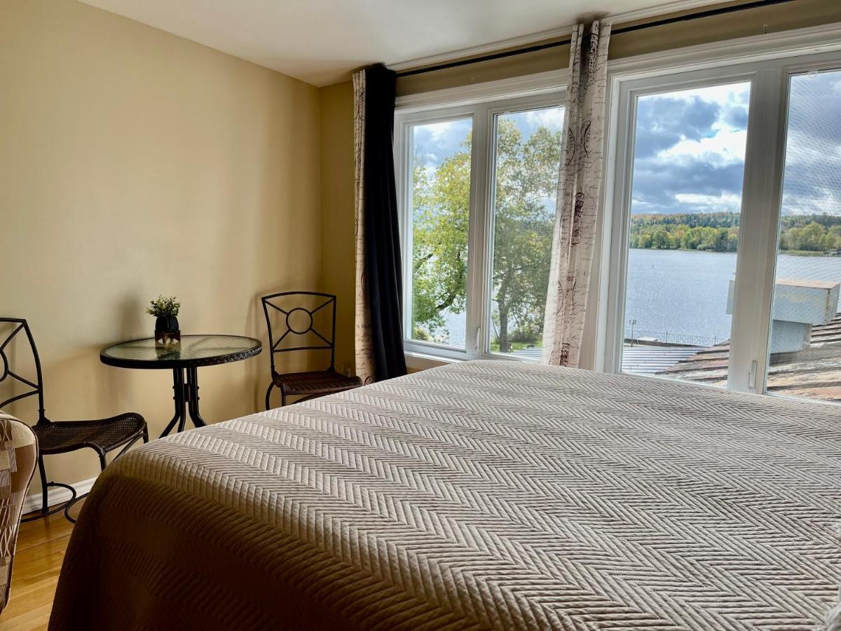 Auberge L'Intermede Du Lac Disraeli ภายนอก รูปภาพ