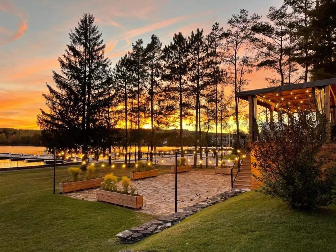 Auberge L'Intermede Du Lac Disraeli ภายนอก รูปภาพ